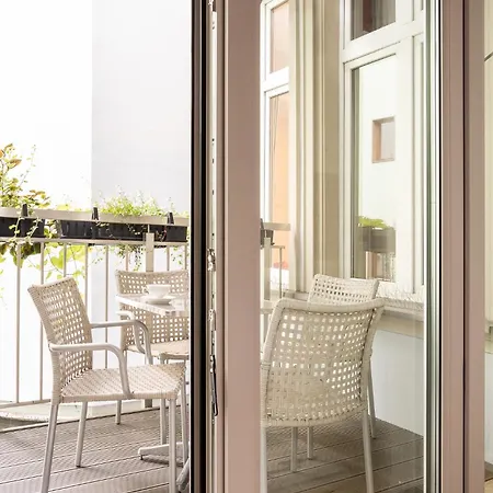 Avanti Palazzo Aparthotel *