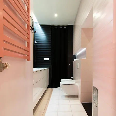 Spacious 3br With Ac In Living Room, 2 Balconies アパート