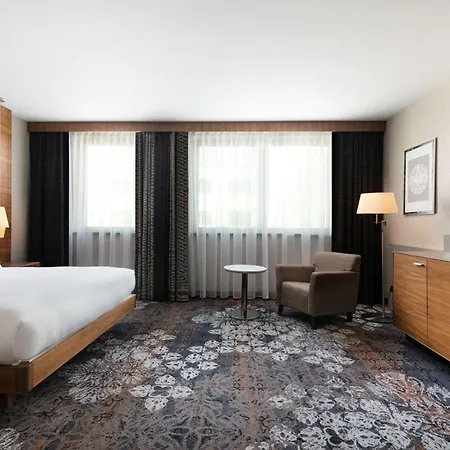 Otel Doubletree By Hilton & Convention Center