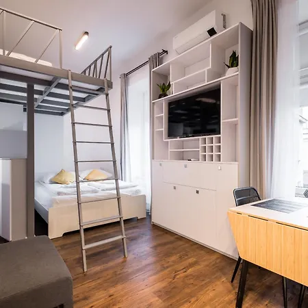 Apartamento Old Railway Station View Lubicz Wawelofts Cracovia