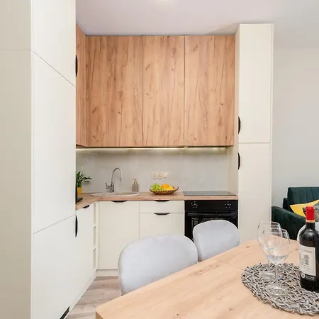 Basztowa By Vsi Apartment