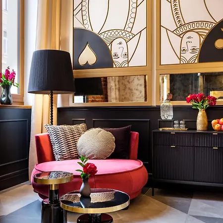 Hotel Golden Queen