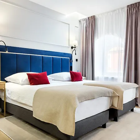 Hotel Golden Queen