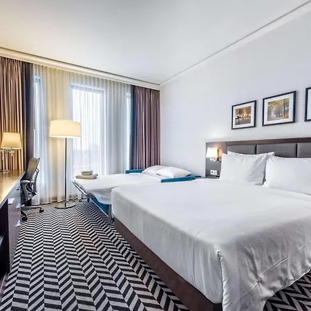 Hilton Garden Airport Otel 4*