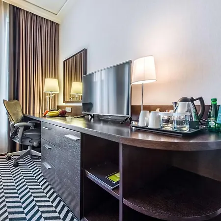 Otel Hilton Garden Airport 4*