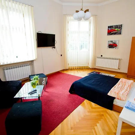B Movie Guest Homestay Krakow