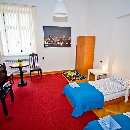B Movie Guest Homestay Krakow
