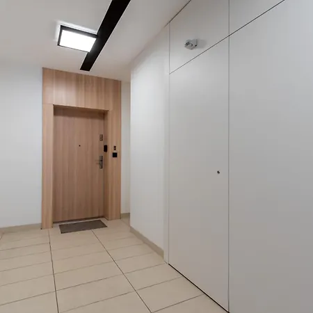 Rogozinskiego 2-bedroom Apartment