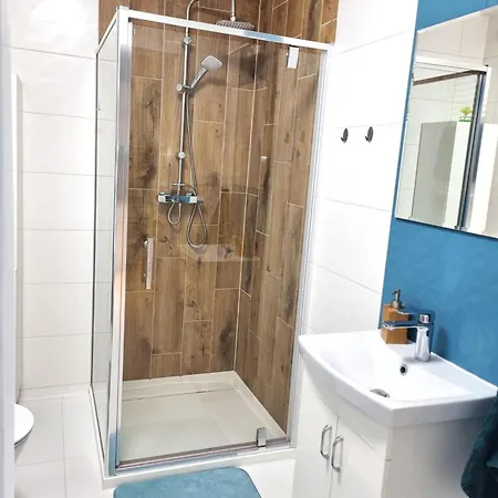 Apartament Dla 2 Osob Przy Plywajacych Basenach Zakrzowek *