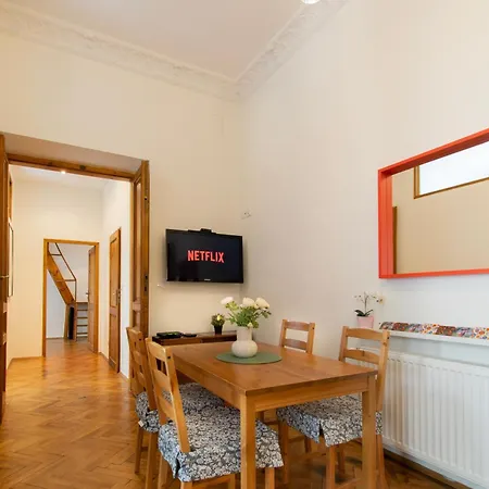 Ground Floor Family Krakkó