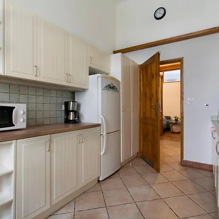 Apartman Ground Floor Family