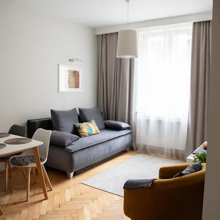 Brokilon House Apartment *