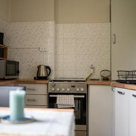 Brokilon House Apartment *