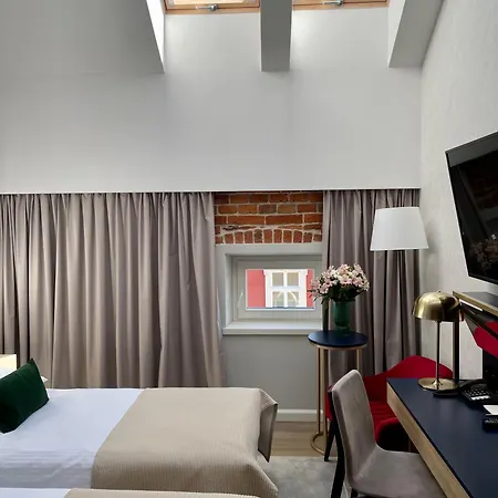 Hotel Golden Queen