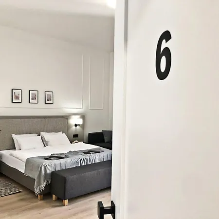 Anny 5 Aparthotel