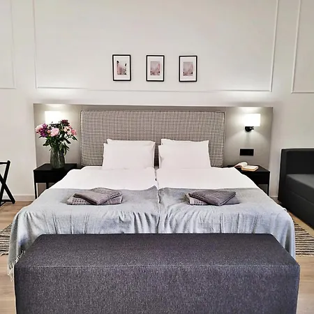 Anny 5 Aparthotel *