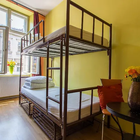 Let's Rock Party Hostel! Age Limit From 18 Until 40! Krakow