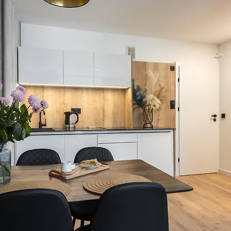 Апартаменты Inpoint Spacious Near Main Square & Kazimierz District