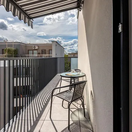 Inpoint Spacious Near Main Square & Kazimierz District Апартаменты Краков
