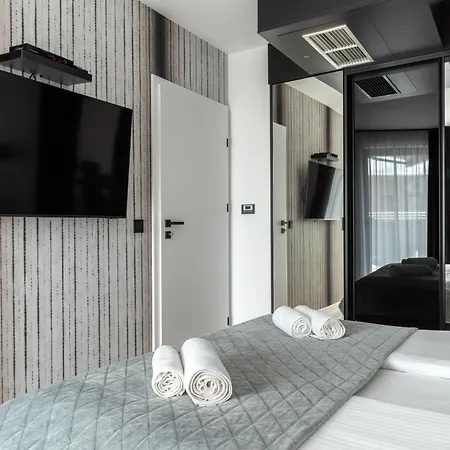 Inpoint Spacious Near Main Square & Kazimierz District Апартаменты *