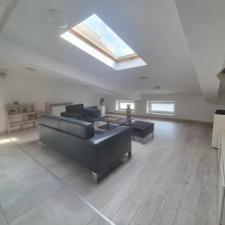 Cozy In Center Apartment