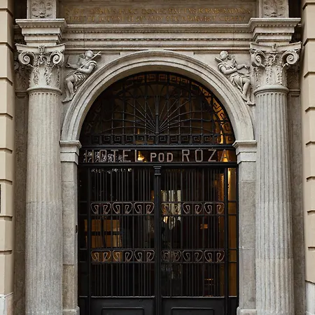 Pod Roza Hotel