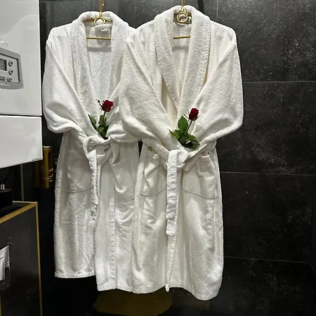 Shine Prywatne Jacuzzi Starowislna * Krakow