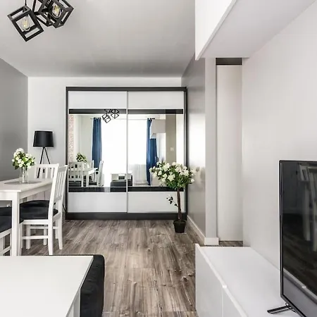 Apartament Elegance 2 Pokoje, Balkon, Srodmiescie