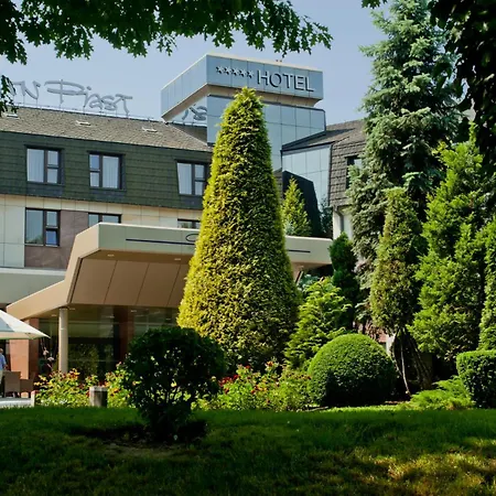 Otel Crown Piast & Krakow