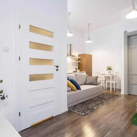 Main Station - 8 Rakowicka Street Apartment