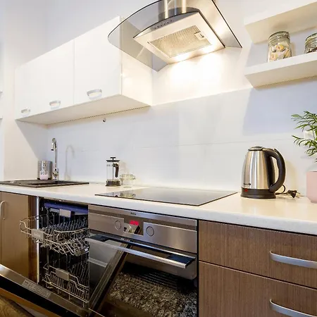 Main Station - 8 Rakowicka Street Apartment Krakow