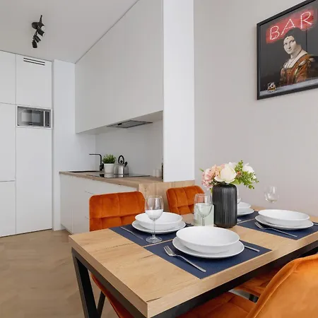 Apartment Klimatyzowane W Centrum Krakowa Z Parkingiem I Biurkiem By Renters Prestige *