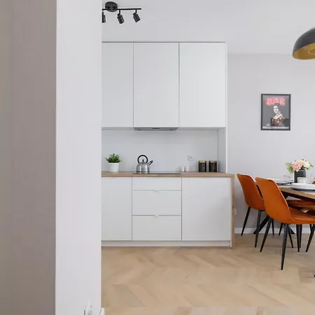 Klimatyzowane W Centrum Krakowa Z Parkingiem I Biurkiem By Renters Prestige *