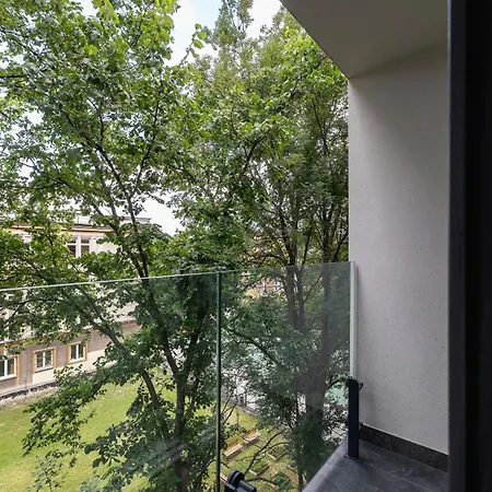 Klimatyzowane W Centrum Krakowa Z Parkingiem I Biurkiem By Renters Prestige Krakow