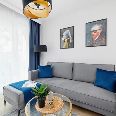 Apartment Klimatyzowane W Centrum Krakowa Z Parkingiem I Biurkiem By Renters Prestige *