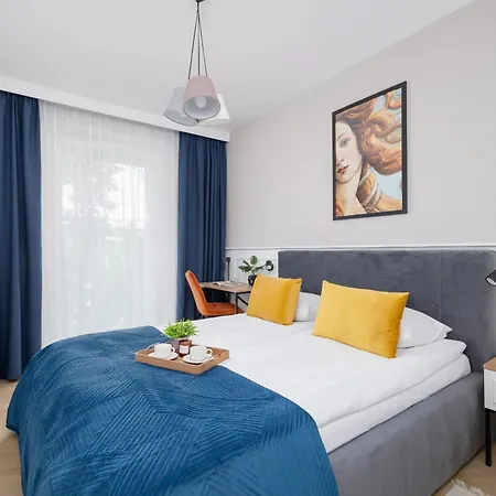 Klimatyzowane W Centrum Krakowa Z Parkingiem I Biurkiem By Renters Prestige Apartment