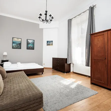 Charming Near The Main Market Square - By Upstairs *