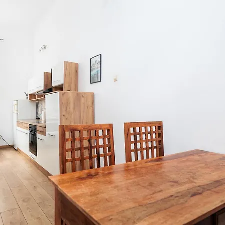 Apartment Charming Near The Main Market Square - By Upstairs