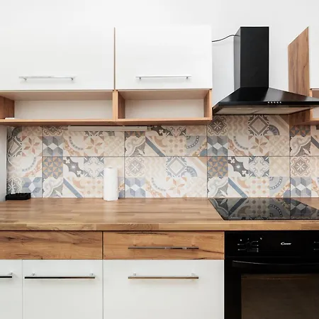 Charming Near The Main Market Square - By Upstairs Apartment *