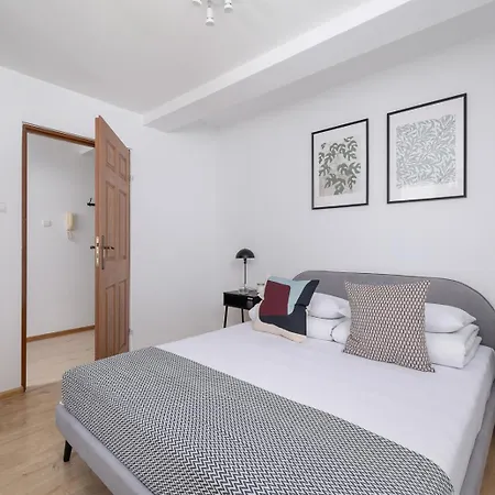 4 Bedroom With A Balcony - Prochowa 1 Krakow