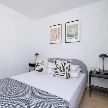 4 Bedroom With A Balcony - Prochowa 1 Apartment *