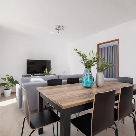 4 Bedroom With A Balcony - Prochowa 1 *