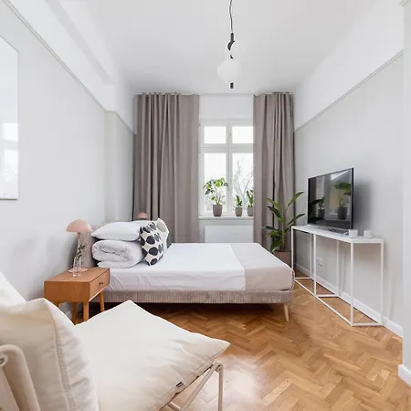 Apartman 2 - Bedroom With Balcony - Rejtana 10
