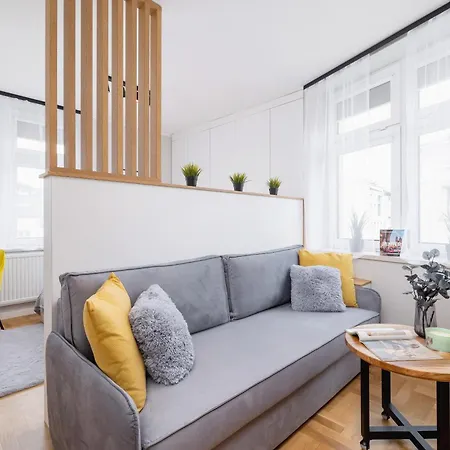 Warszauera Z Klimatyzacja Na Krakowskim Kazimierzu By Renters