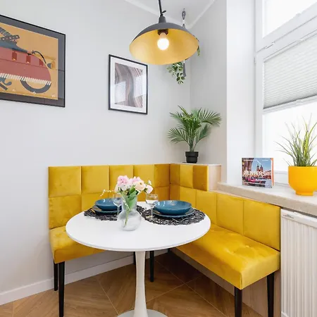 Warszauera Z Klimatyzacja Na Krakowskim Kazimierzu By Renters *