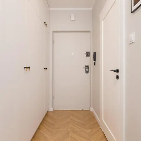 Warszauera Z Klimatyzacja Na Krakowskim Kazimierzu By Renters