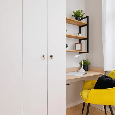 Warszauera Z Klimatyzacja Na Krakowskim Kazimierzu By Renters Krakow