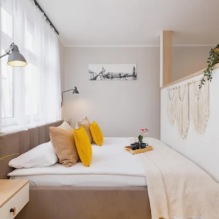 Apartment Warszauera Z Klimatyzacja Na Krakowskim Kazimierzu By Renters