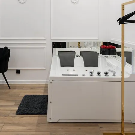 Apartment Shine Prywatne Jacuzzi Starowislna