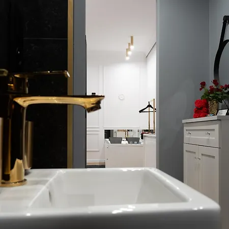 Shine Prywatne Jacuzzi Starowislna